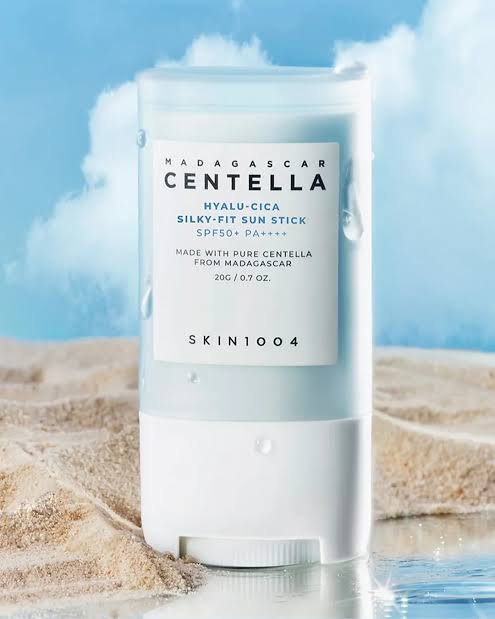 SKIN1004 MADAGASCAR CENTELLA HYALU-CICA SILKY-FIT SUN STICK -